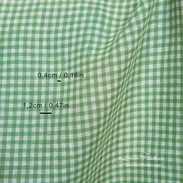 ホワイトとグリーンのチェック柄リネン生地 - 画像 (2)