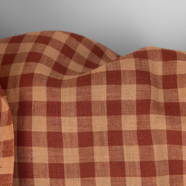Linen fabric in red and brown checks, plain weave