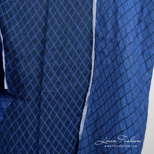 Blue double-sided linen fabric in rhombuses, perfect for clothes and home textile
