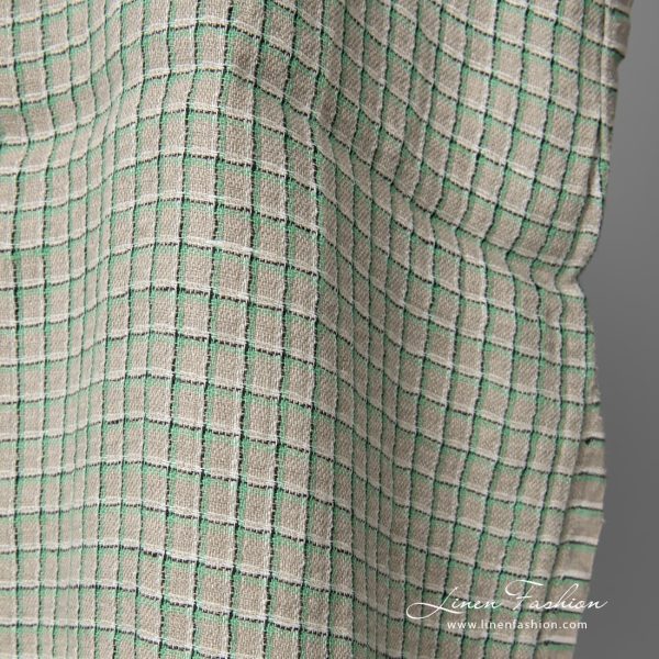 This grey linen fabric is strong, dense and opaque, perfect for blankets, clothing and curtains