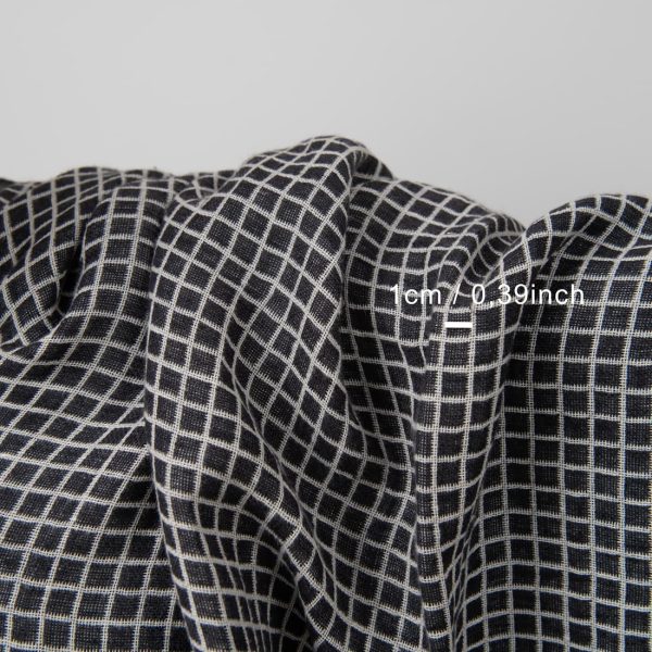 Half-linen fabric in black and white checks washed with measurements