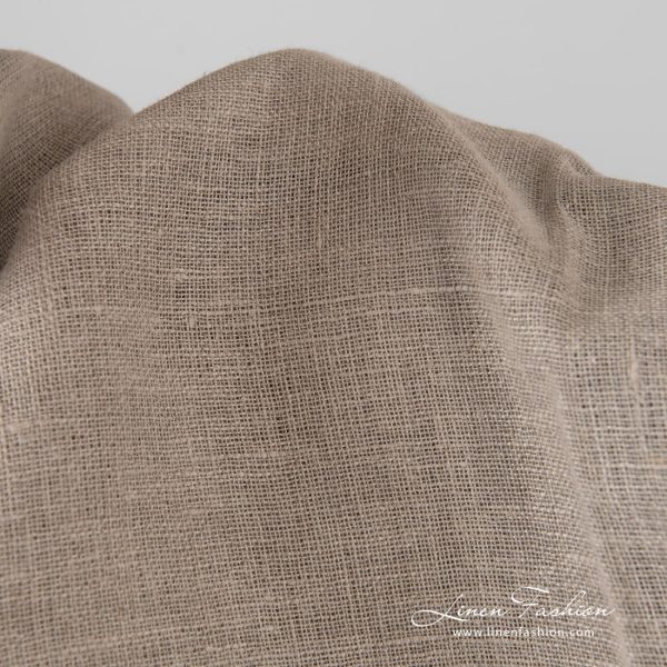 Linen fabric woven from undyed yarns