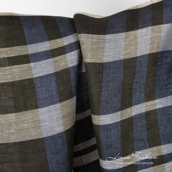 100% linen fabric in checks, blue.